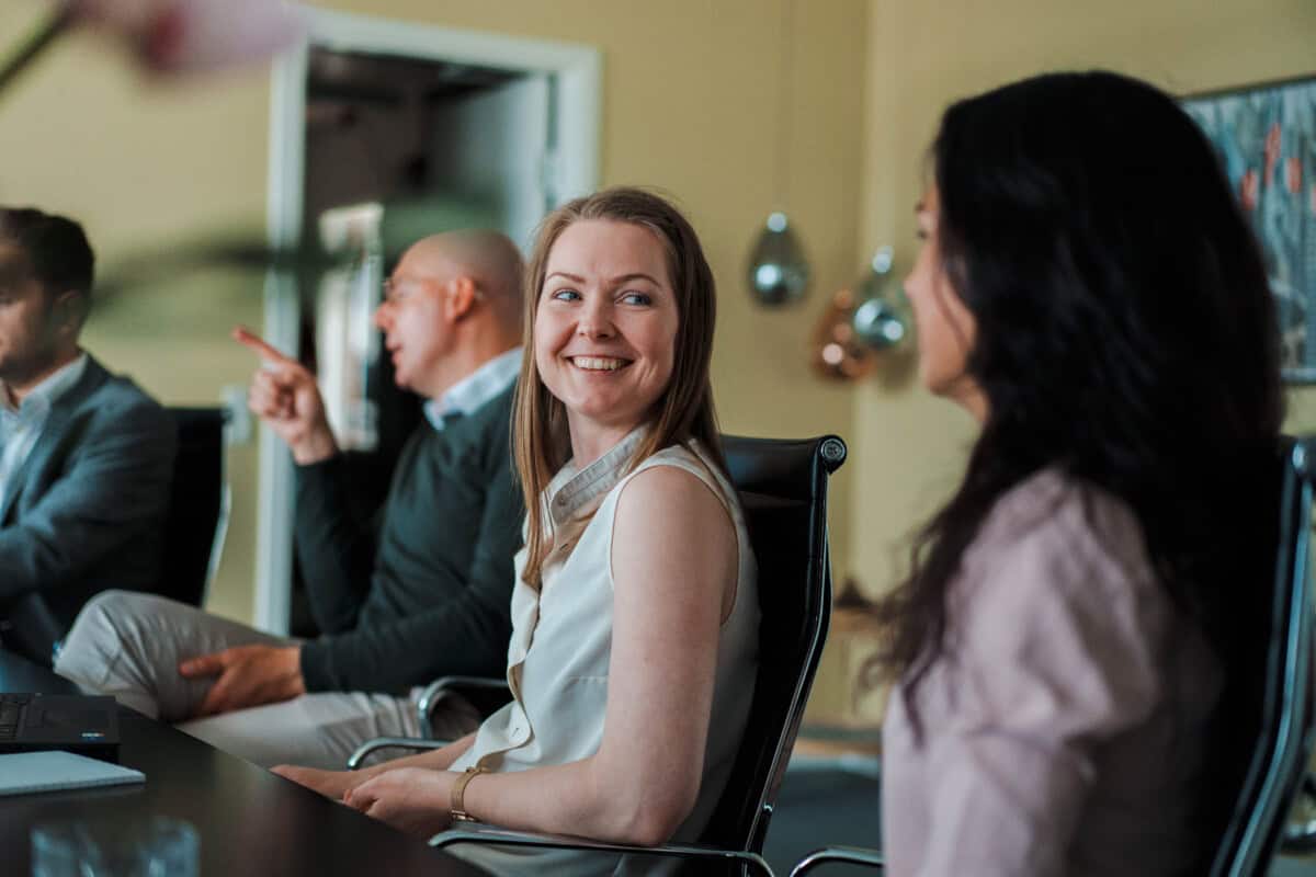 MI Support IT-team rundt om mødebord